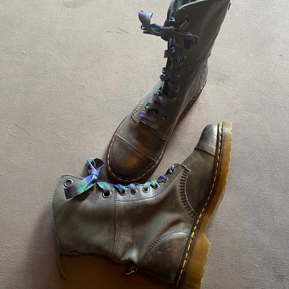 Doc Marten Truimph 1914 fold over plaid boot 10 - Picture 2 of 10